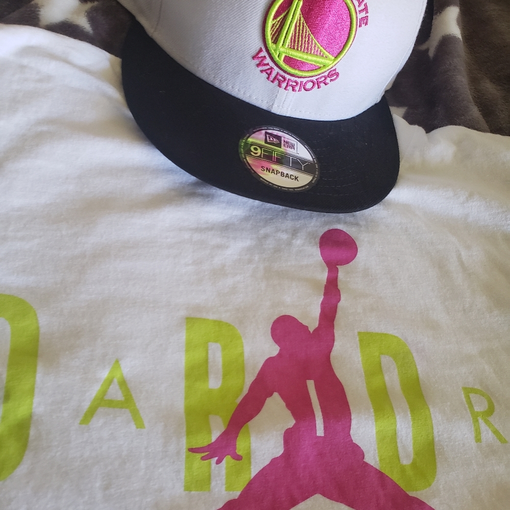 Wow👏.😮👏.SeR!!! Hat & Tee Set!!! Awesomeness ar its best.!!Snapback & XL tee